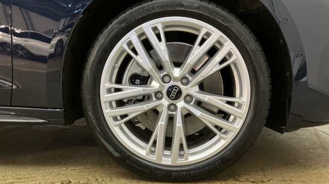 Audi A5 2.0 TFSI 299 e Quattro S line 4dr S Tronic Saloon - Image 5